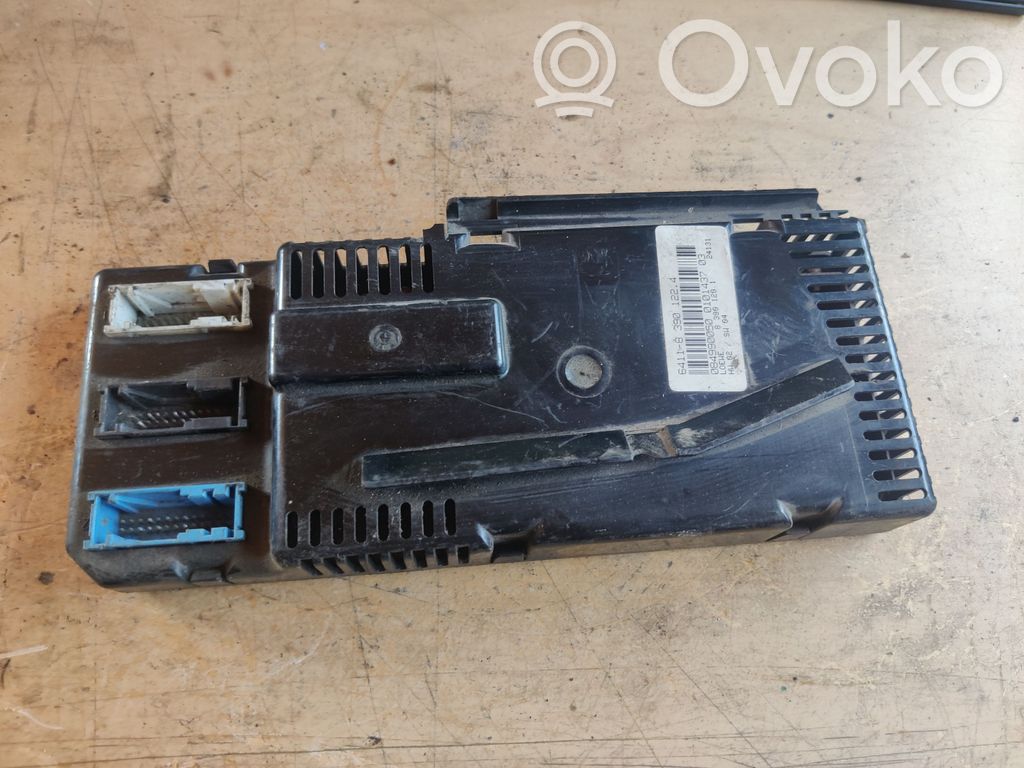 BMW 5 E34 Oro kondicionieriaus/ šildymo valdymo blokas 