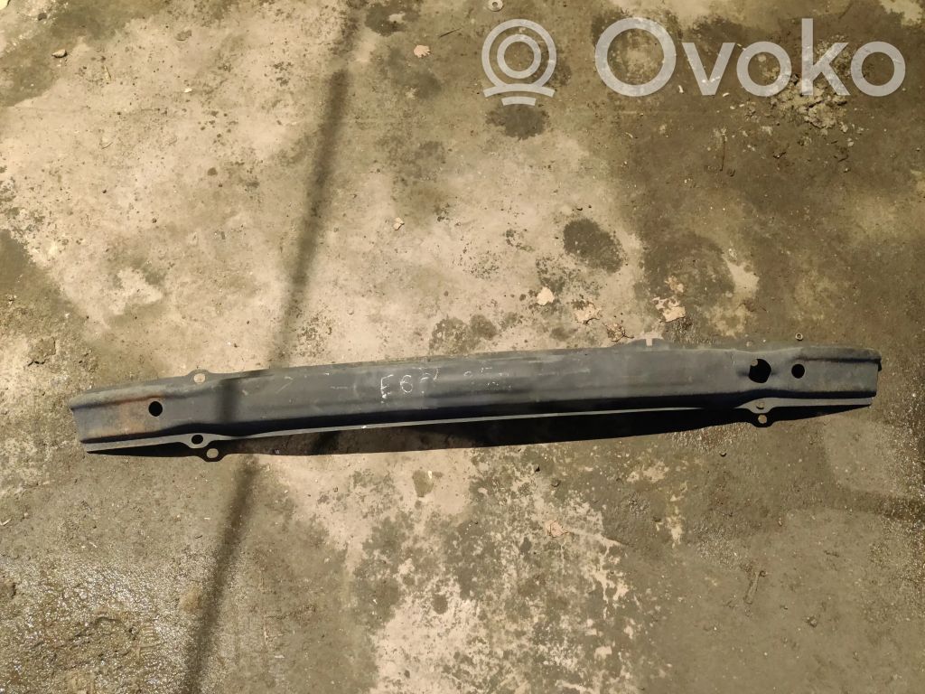 BMW 5 E60 E61 Aizmugurē bampera balka 