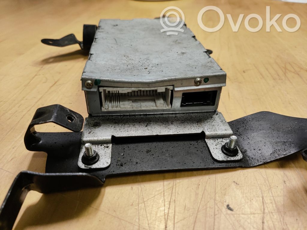 BMW 5 E60 E61 Aerial antenna amplifier 