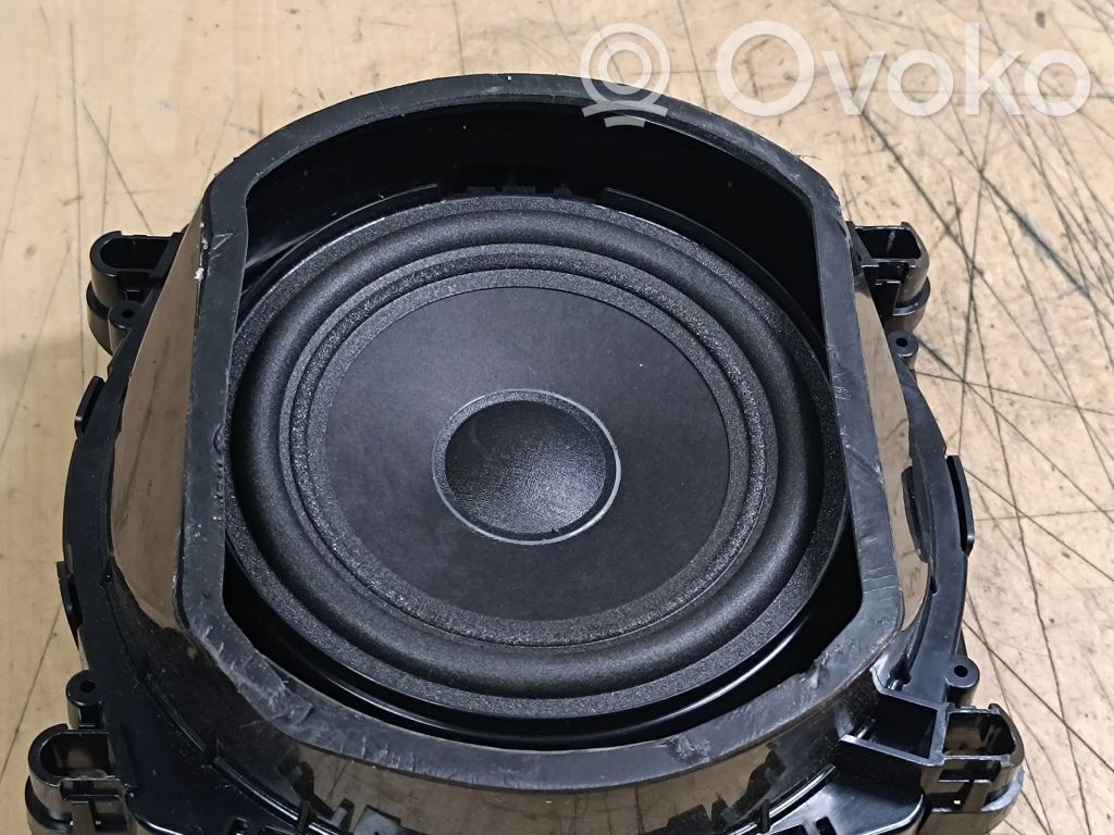 BMW X5 E70 Subwoofer 