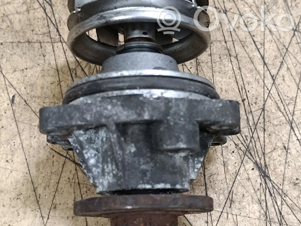 BMW 5 E39 Water pump 