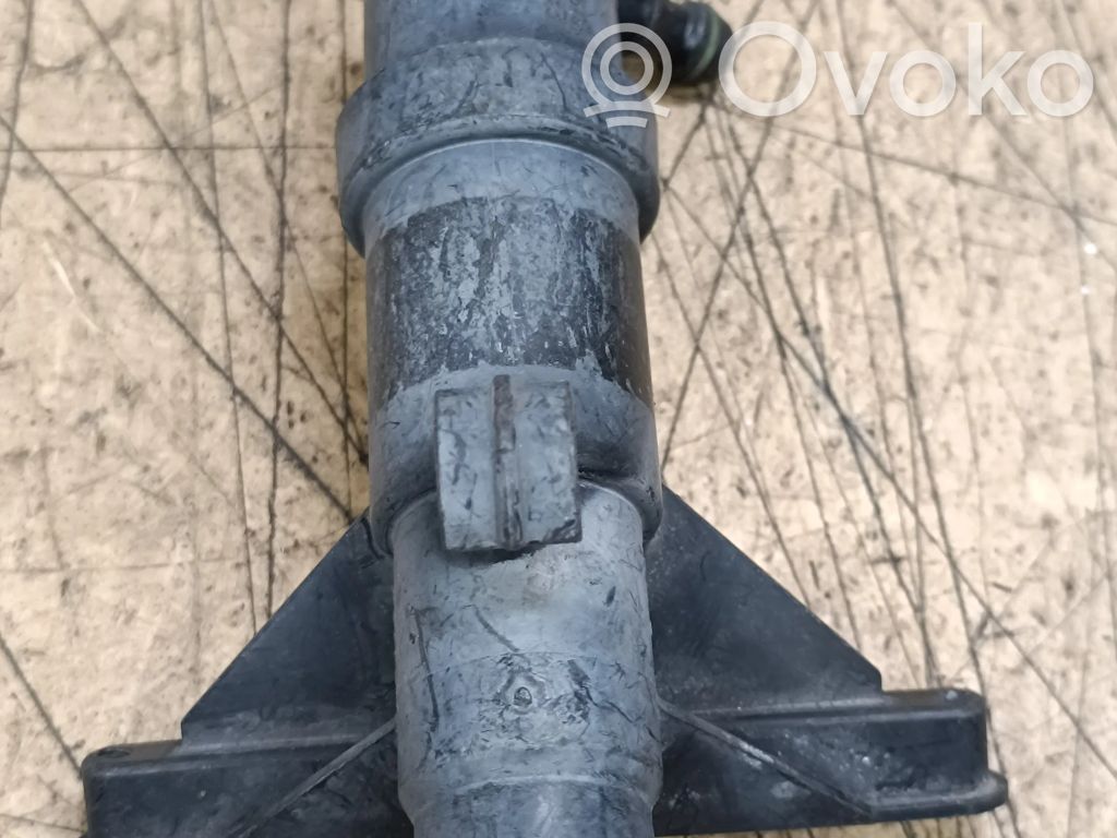 BMW 5 E60 E61 Dysza spryskiwacza lampy przedniej 