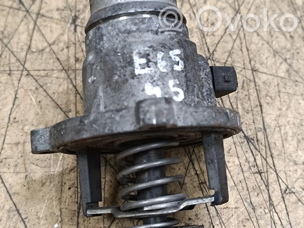 BMW 7 E65 E66 Termostats / termostata korpuss 