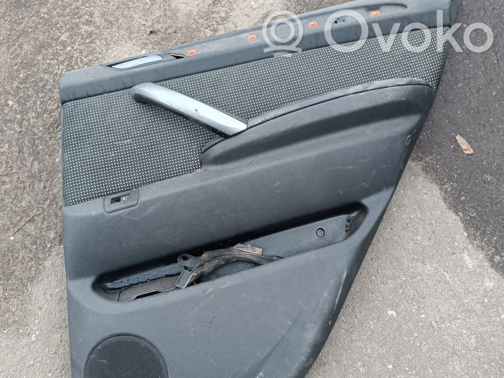 BMW X5 E53 Apšuvums aizmugurējām durvīm 