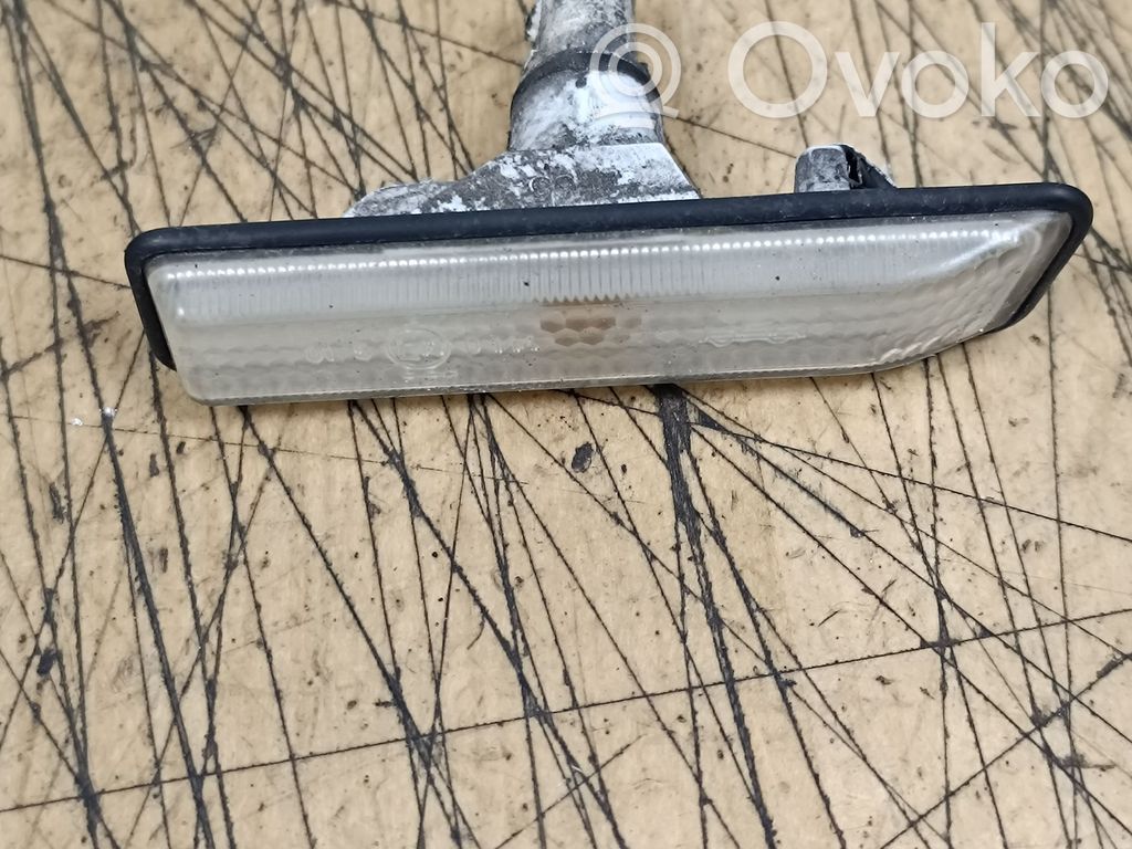 BMW X5 E53 Front fender indicator light 