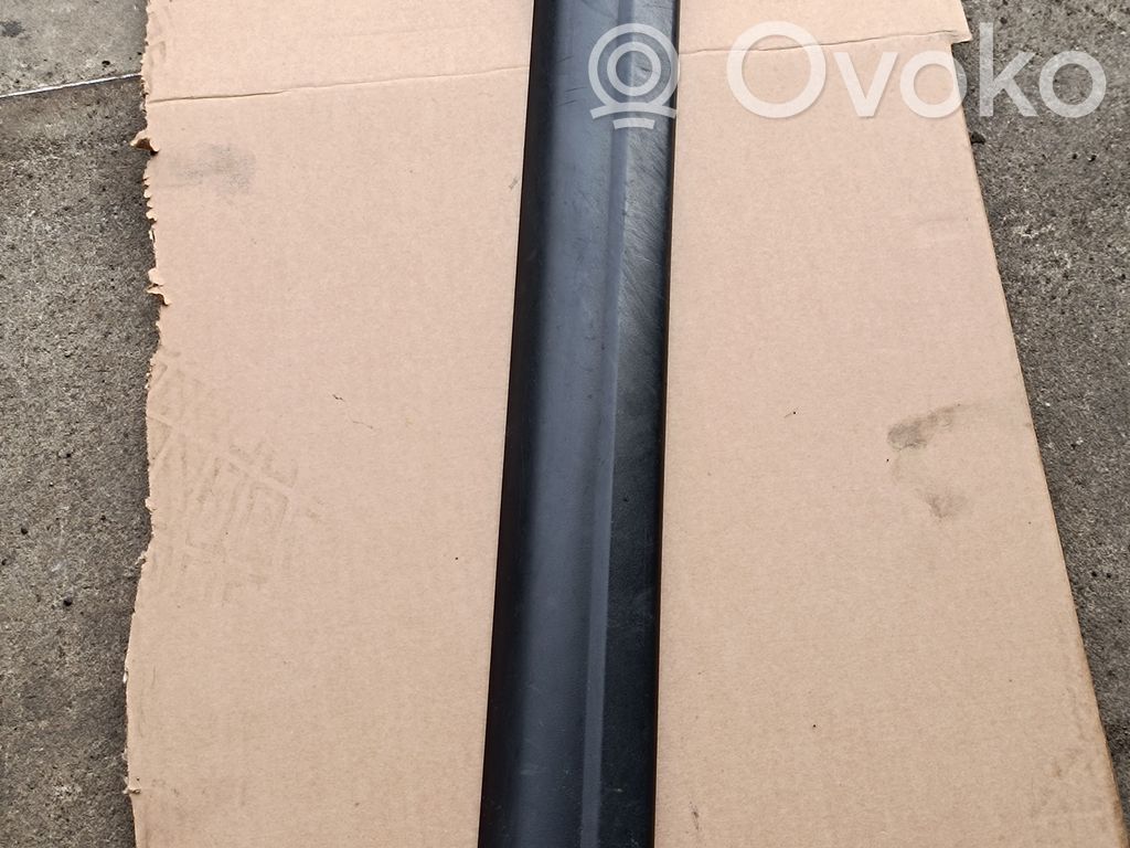 BMW 5 E60 E61 Copertura del rivestimento del sottoporta anteriore 