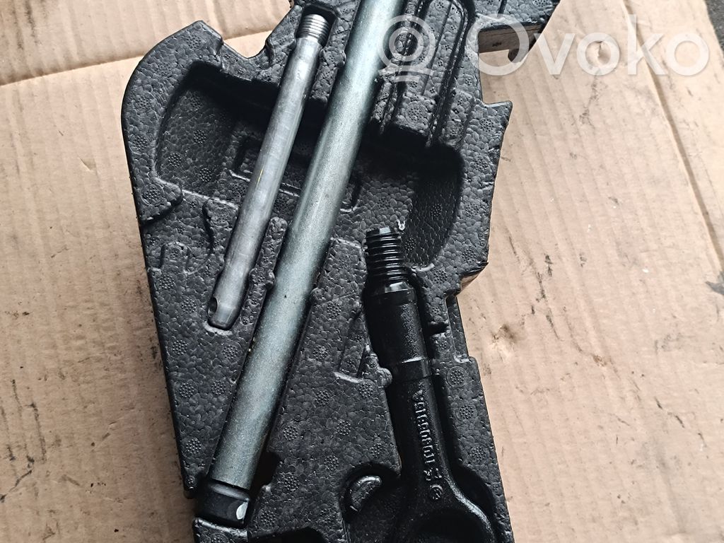 Tool set   4L0011075