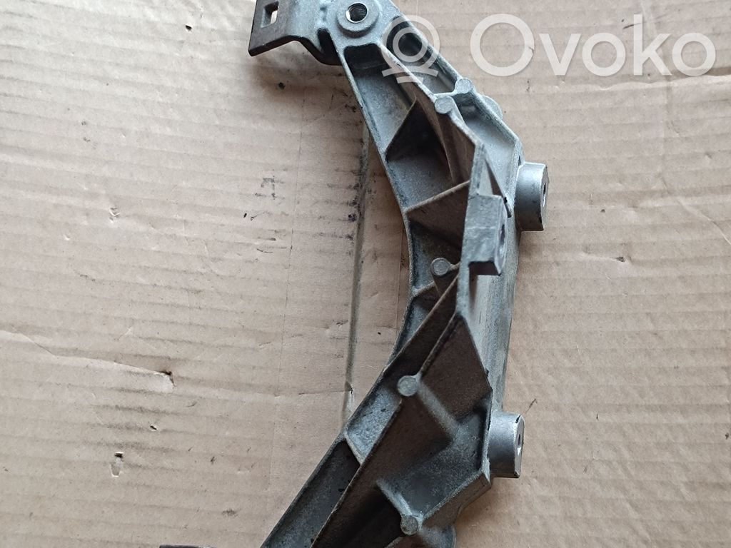 BMW X5 E70 Gearbox mounting bracket 