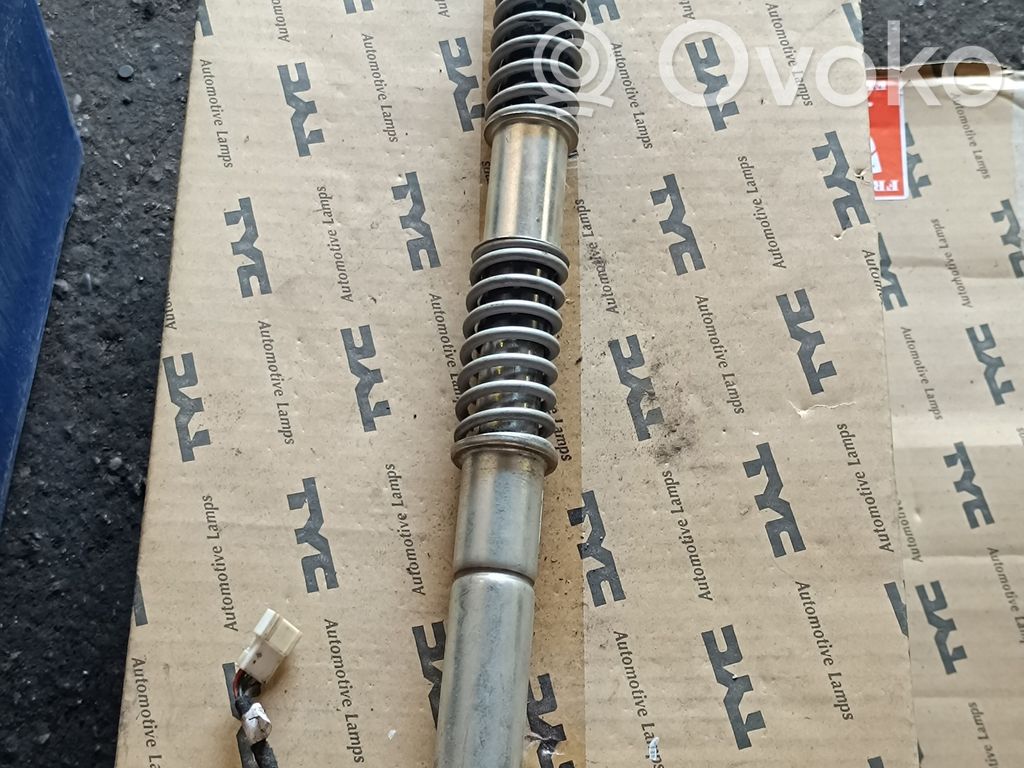 BMW 5 F10 F11 Amortyzator / Siłownik tylnej klapy bagażnika 
