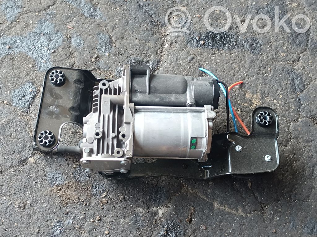 BMW X5 E70 Compresor/pompă suspensie pneumatică 