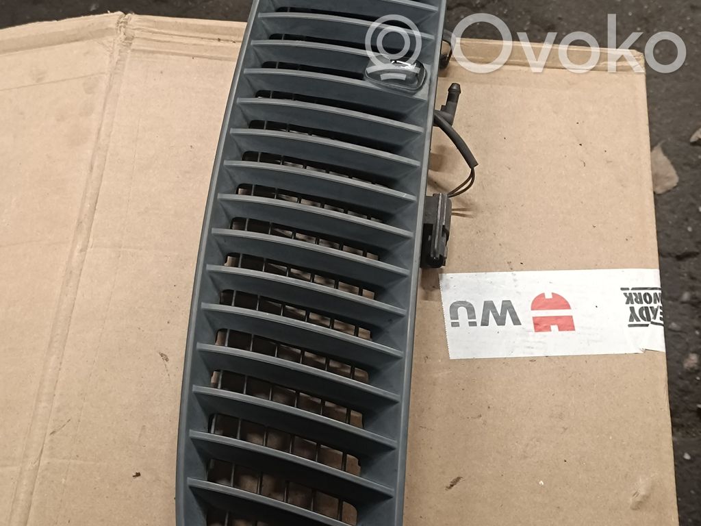 BMW X5 E53 Kratka wlotu powietrza na maskę 