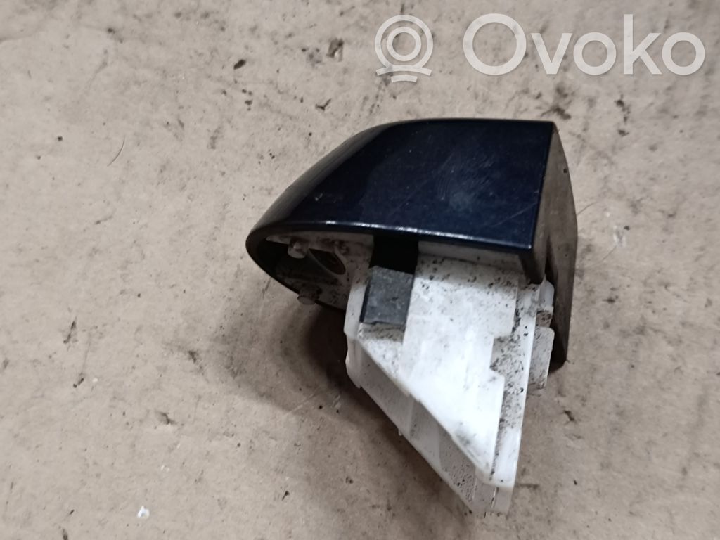 Manecilla externa puerta trasera   E9XL2