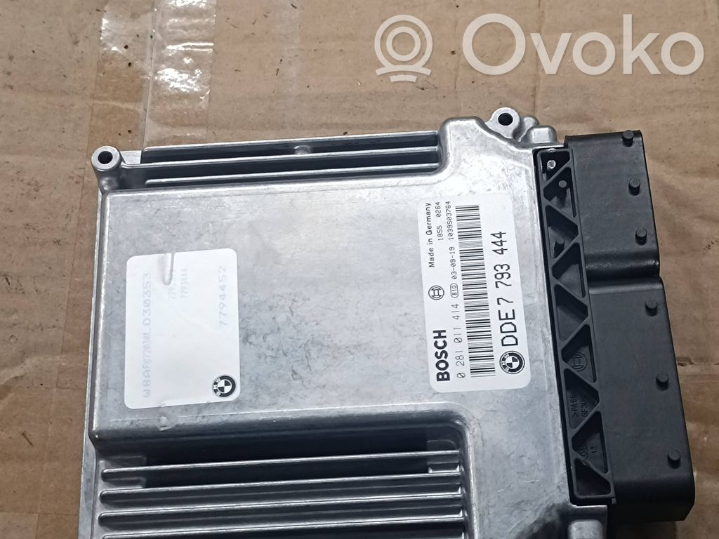 BMW X5 E53 Variklio valdymo blokas 