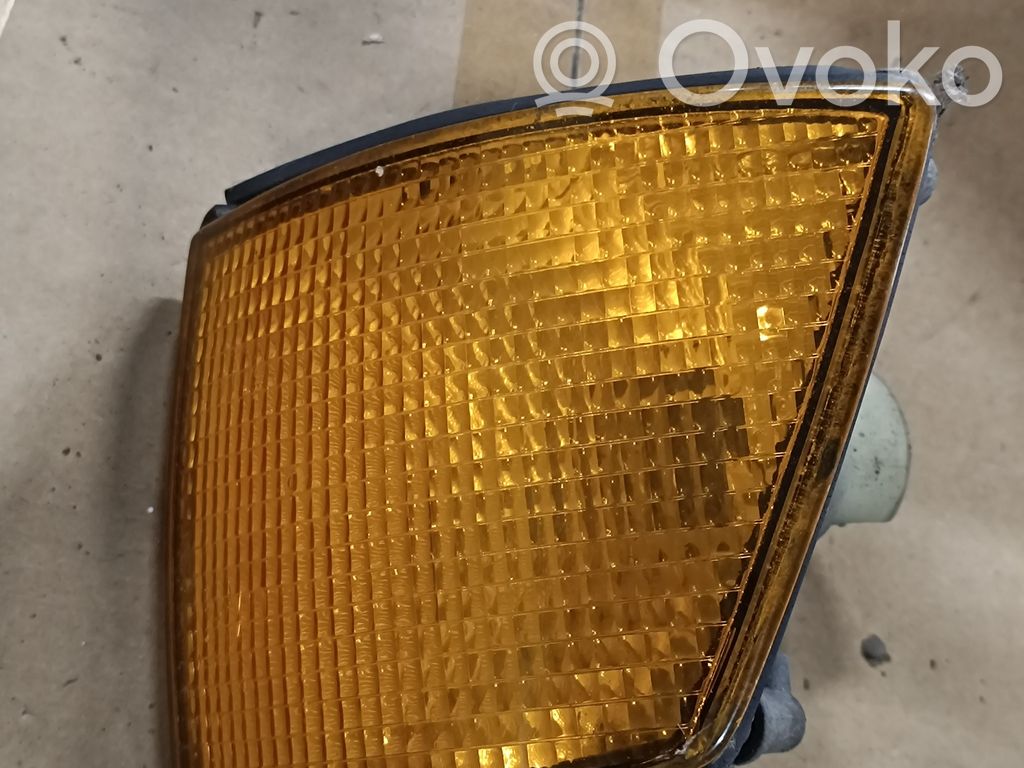 BMW 7 E32 Front indicator light 