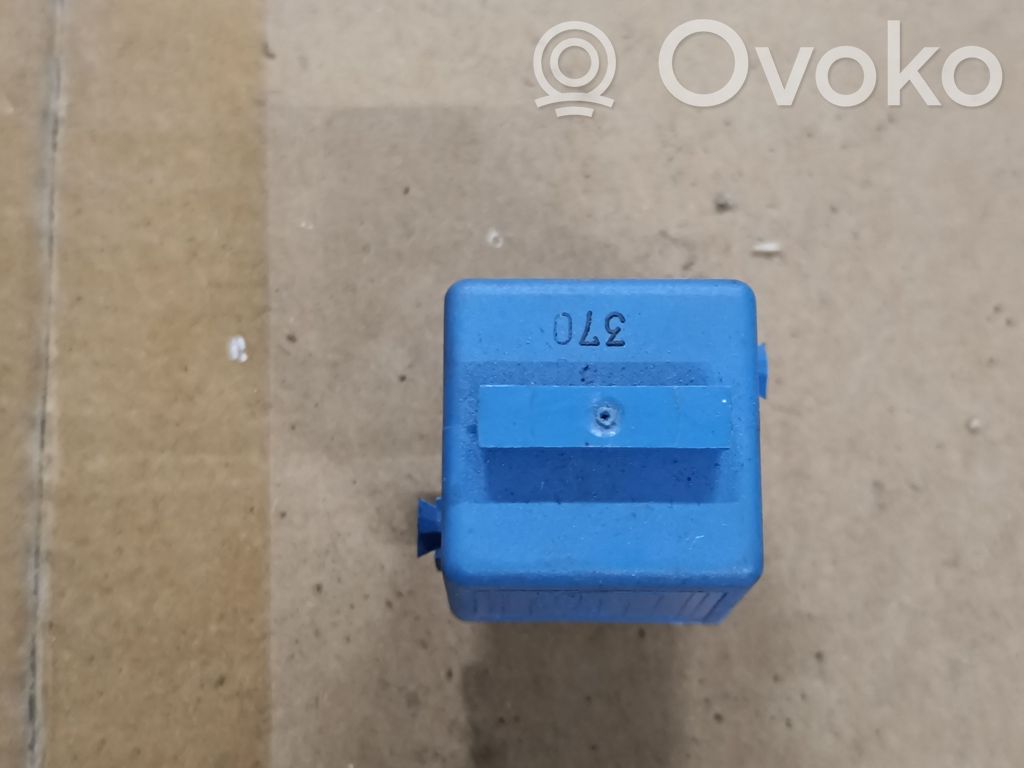 BMW 7 E32 Otros relés 