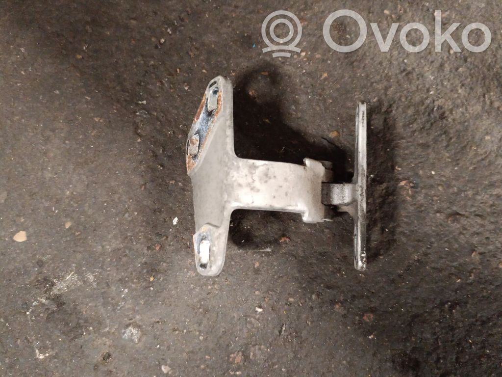 Tailgate/trunk/boot hinge   8402183