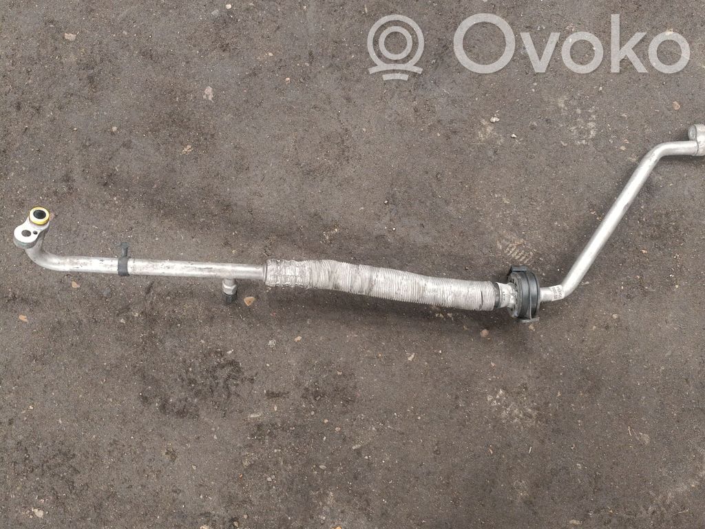 Ilmastointilaitteen putki (A/C)   6917865