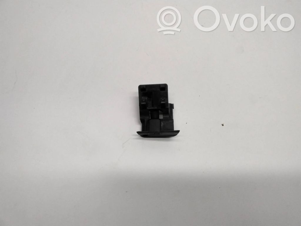 BMW X5 E70 Windshield washer spray nozzle 