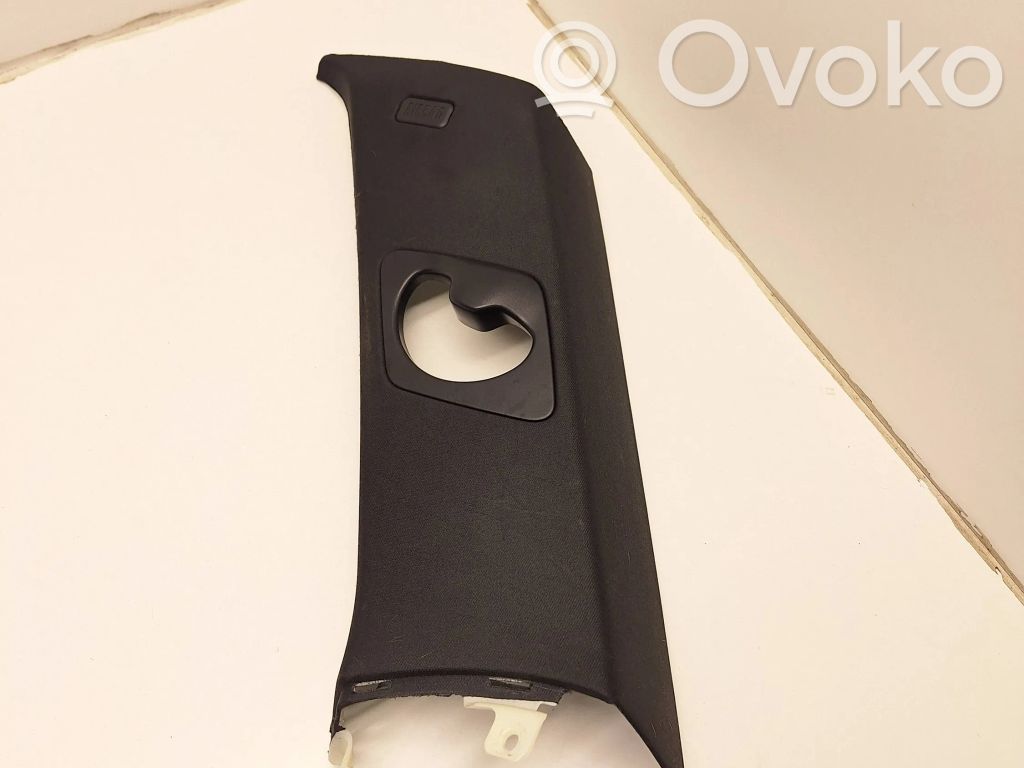 Osłona środkowa słupka / C   51437129756,7129756,51438037368,8037368