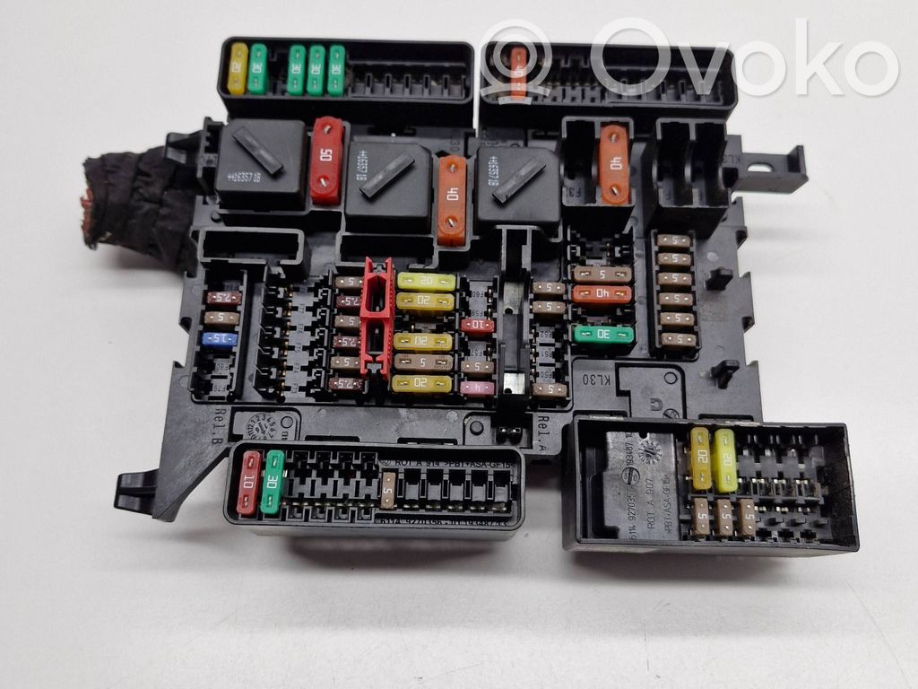 BMW X1 F48 F49 Fuse module 