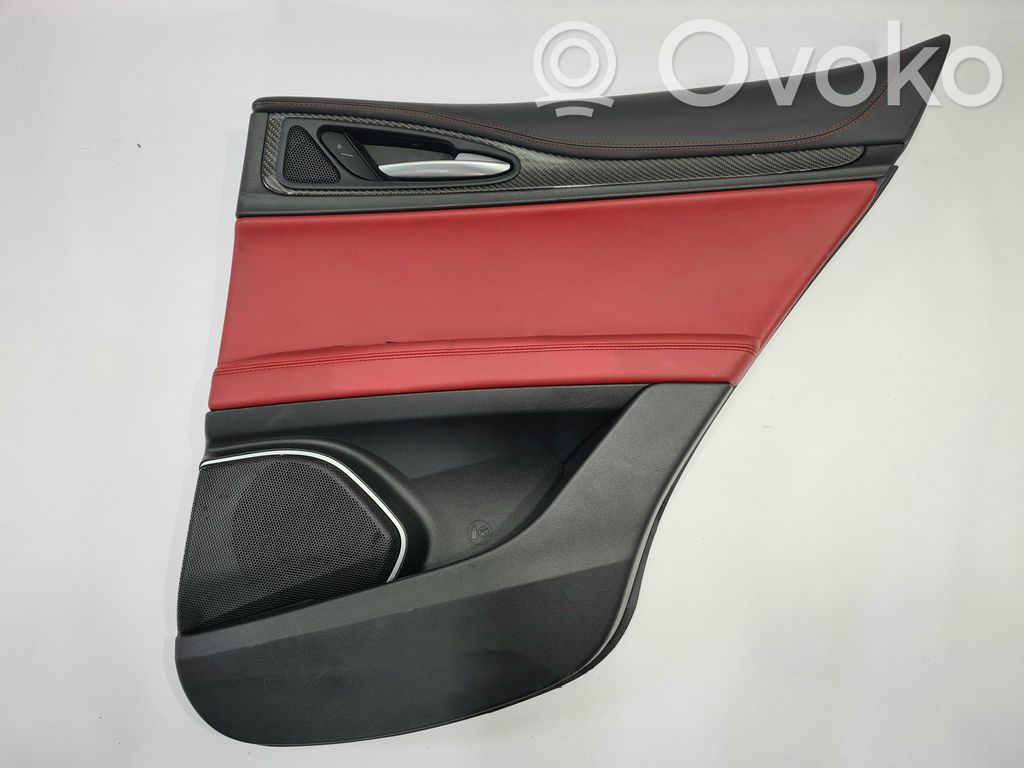 Alfa Romeo Stelvio Boczki / Poszycie drzwi tylnych 