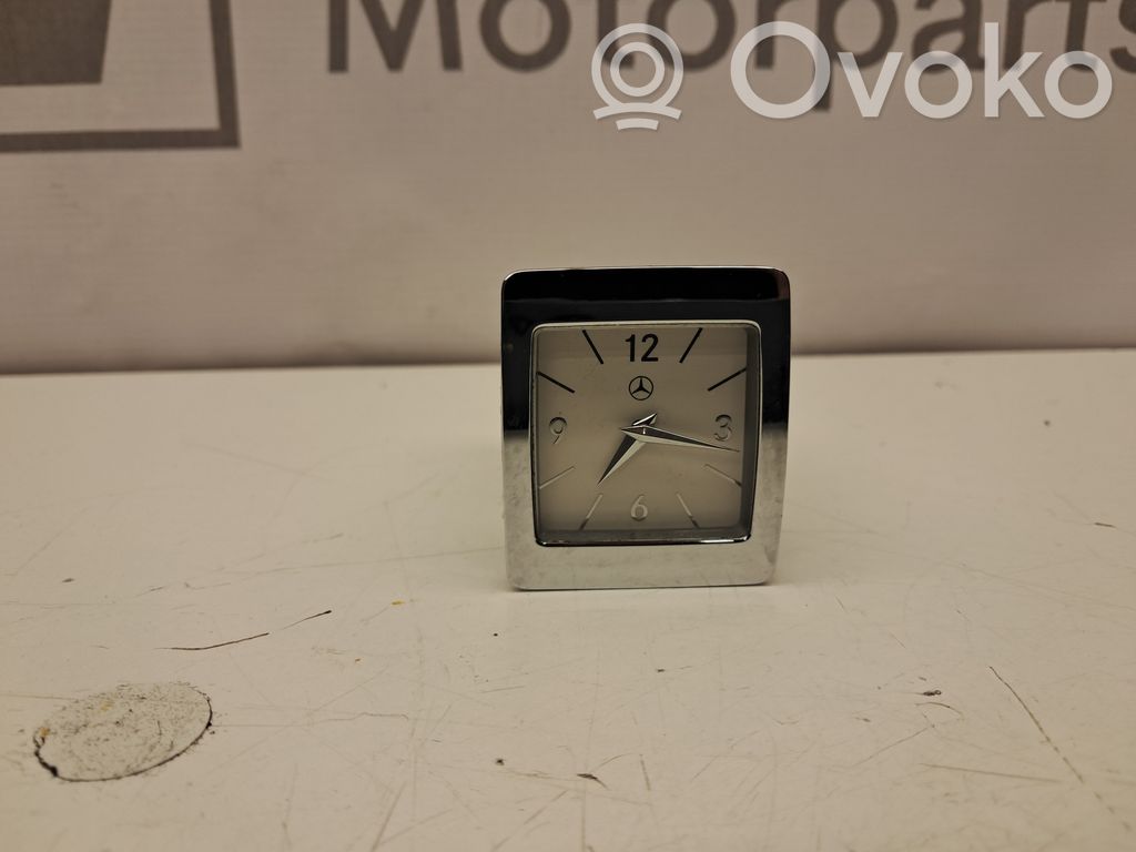 Mercedes-Benz E W212 Clock 
