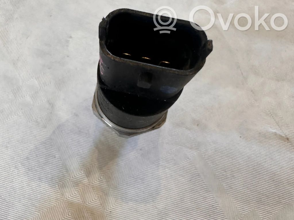 BMW 5 E39 Sensor de presión de combustible 