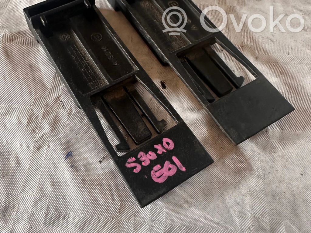 Fixation de radiateur   17117788324