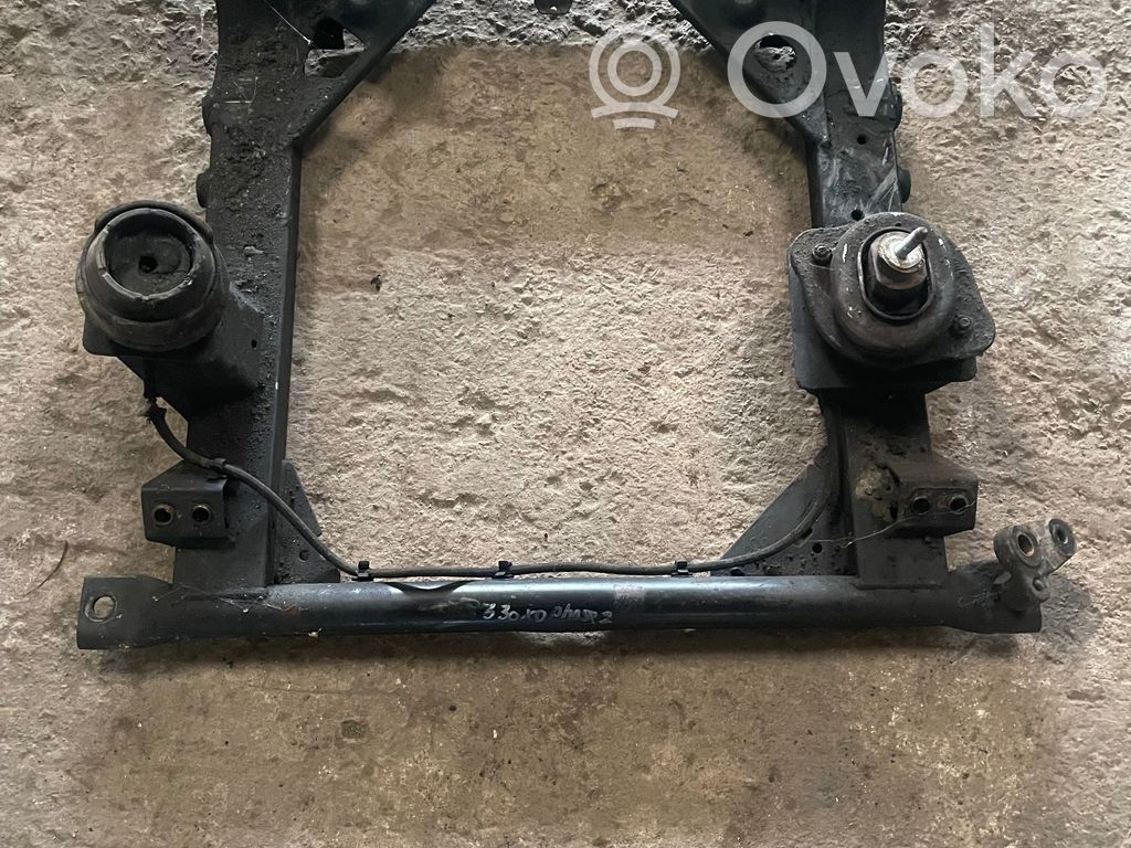 BMW 3 E46 Priekinis tiltas 