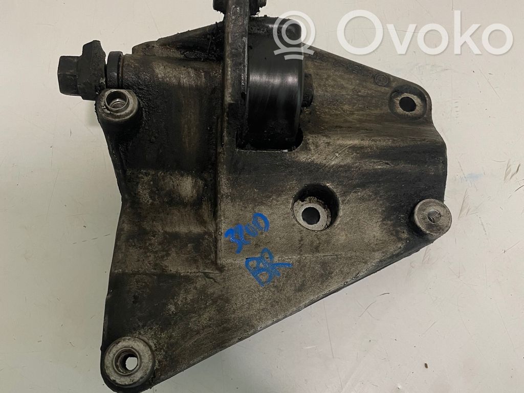 BMW 3 E46 Uchwyt / Mocowanie sprężarki klimatyzacji 