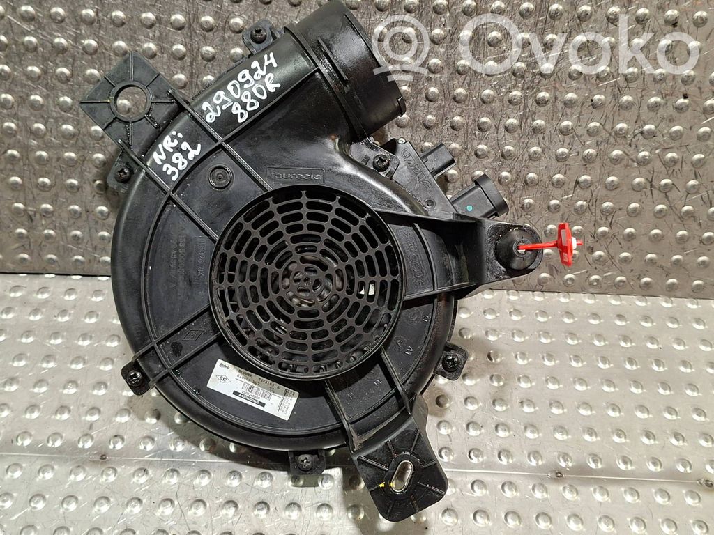 Renault Twingo III Hybrid/electric vehicle battery fan 