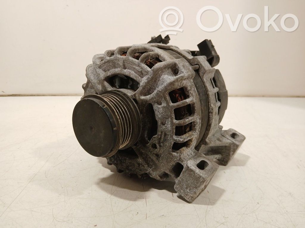 Volvo V40 Ģenerators 