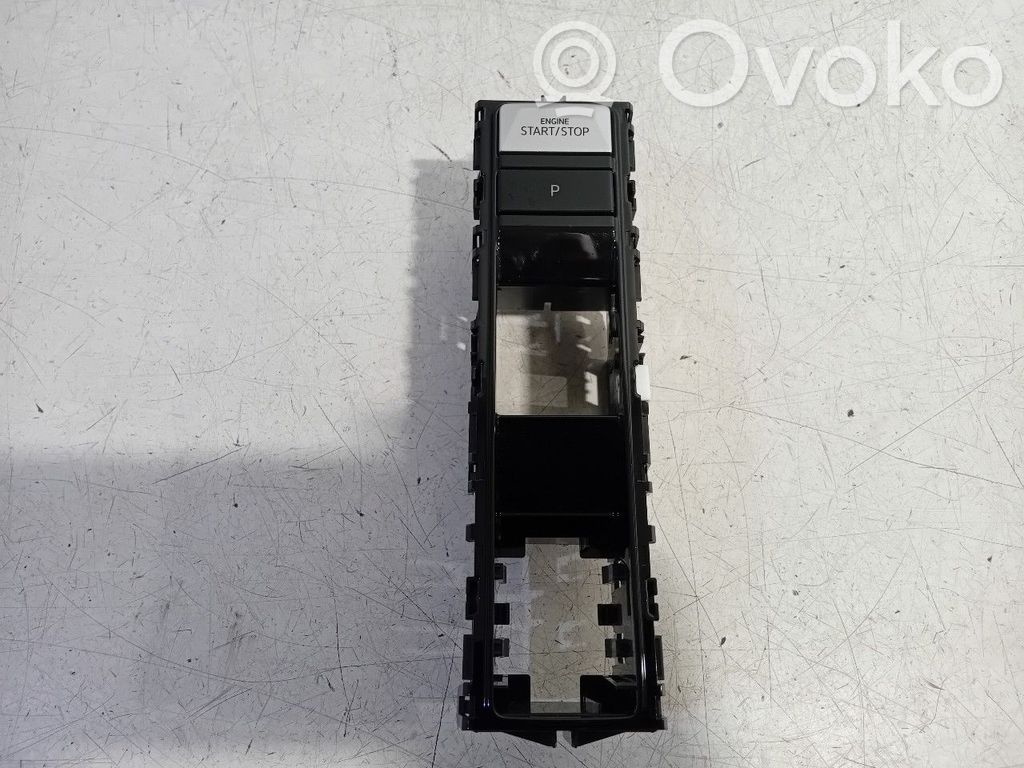 Volkswagen Golf VIII Moottorin start-stop-painike/kytkin 