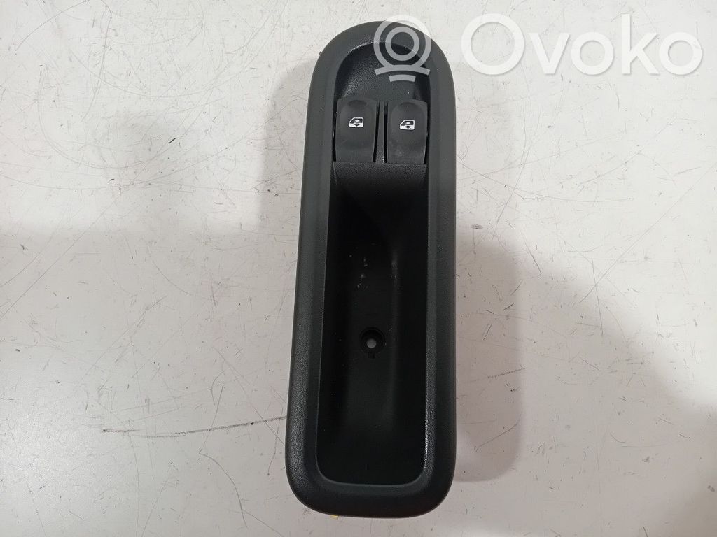 Renault Twingo II Electric window control switch 