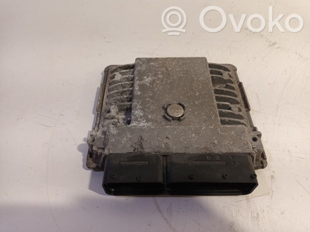 Volkswagen Golf VI Engine control unit/module 