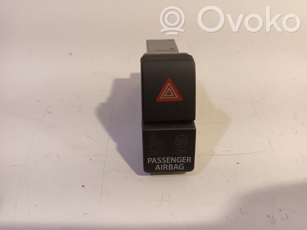 Suzuki Celerio Sonstige Schalter / Griffe / Umschalter 