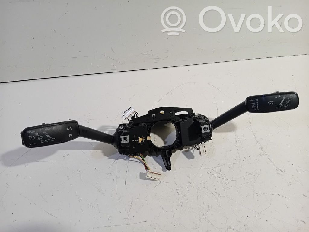 Seat Leon (5F) Wiper turn signal indicator stalk/switch 