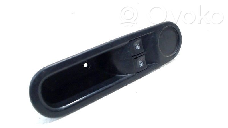 Renault Twingo III Electric window control switch 