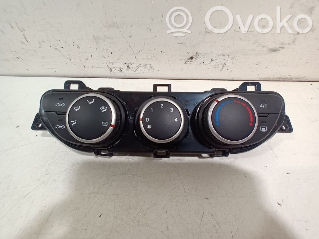 Hyundai i10 Panel klimatyzacji 