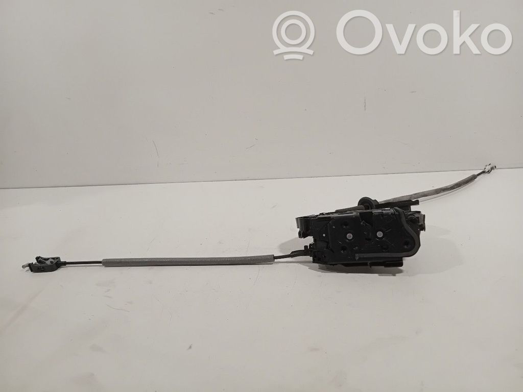 Priekšpusē slēdzene   B6C5TB837016C