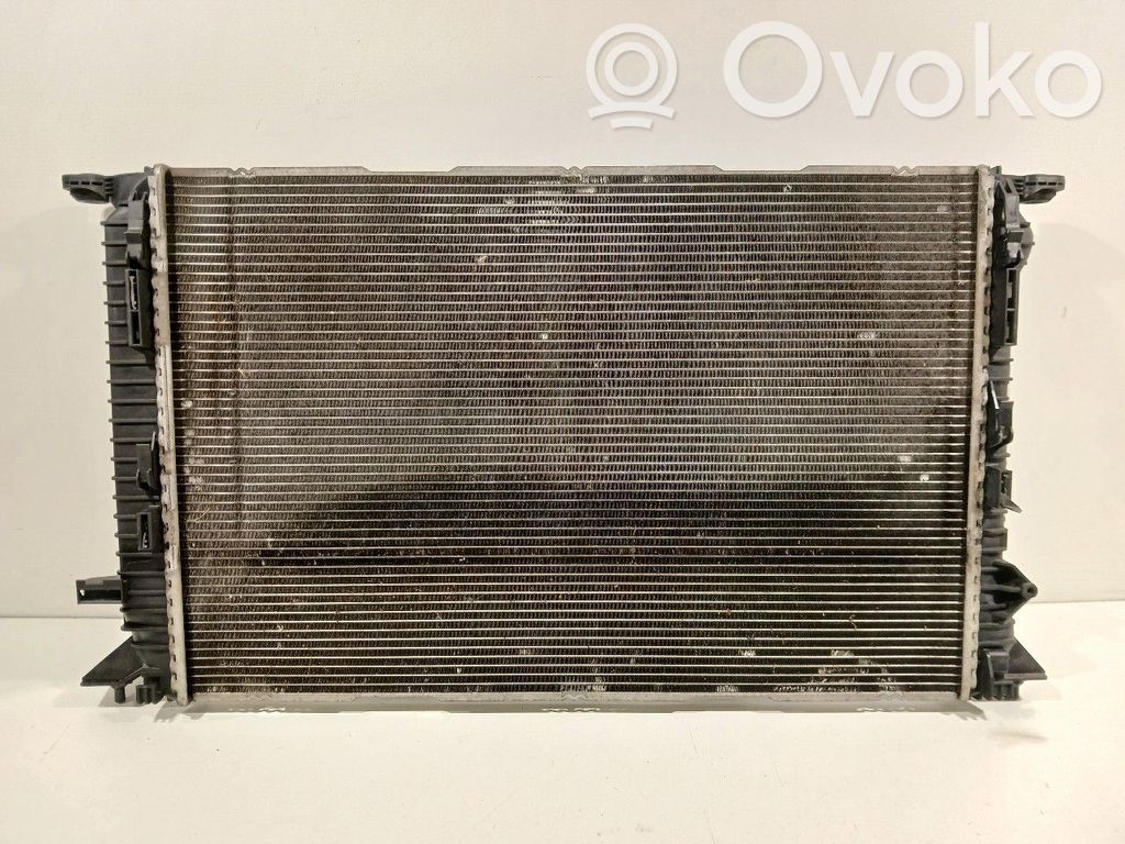 Audi A4 S4 B8 8K Jäähdyttimen lauhdutin 