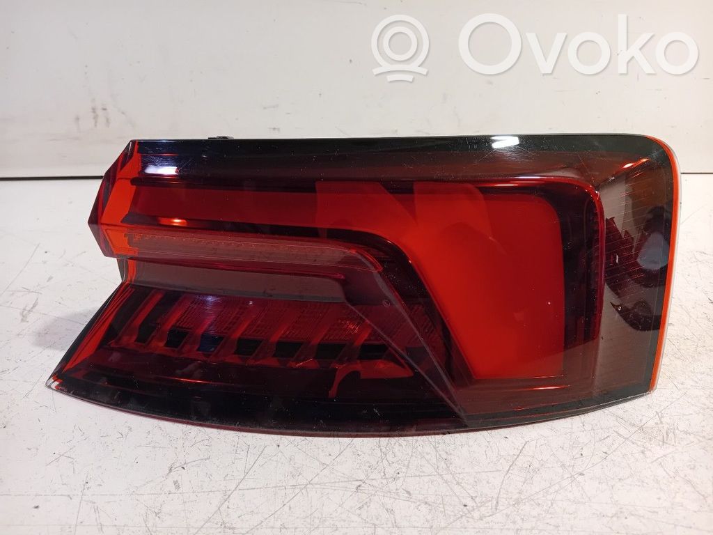 Audi A5 Aizmugurējais lukturis virsbūvē 