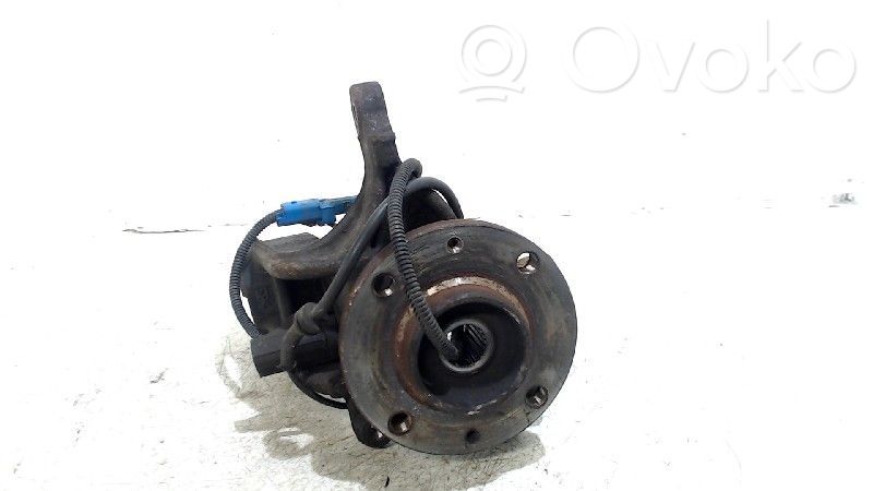 Front wheel hub