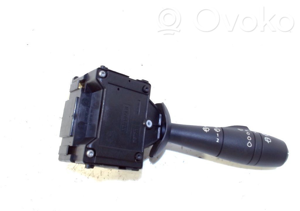 Renault Twingo III Wiper control stalk 