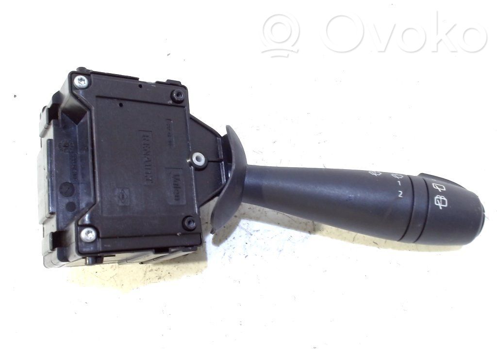 Renault Twingo III Wiper control stalk 