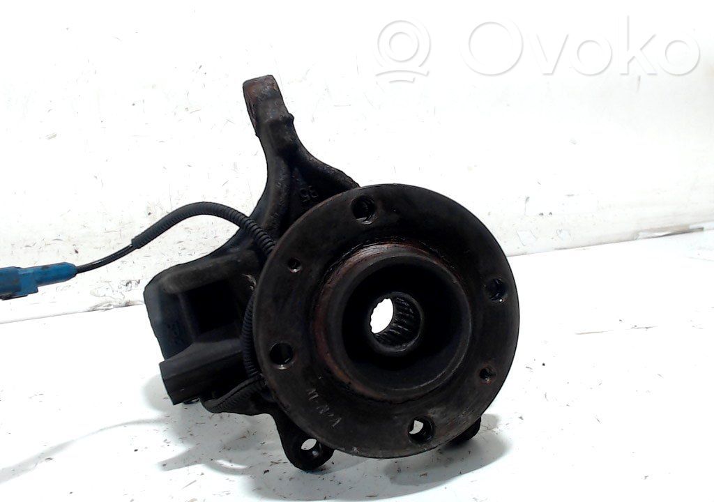Front wheel hub