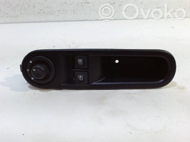 Renault Twingo III Electric window control switch 