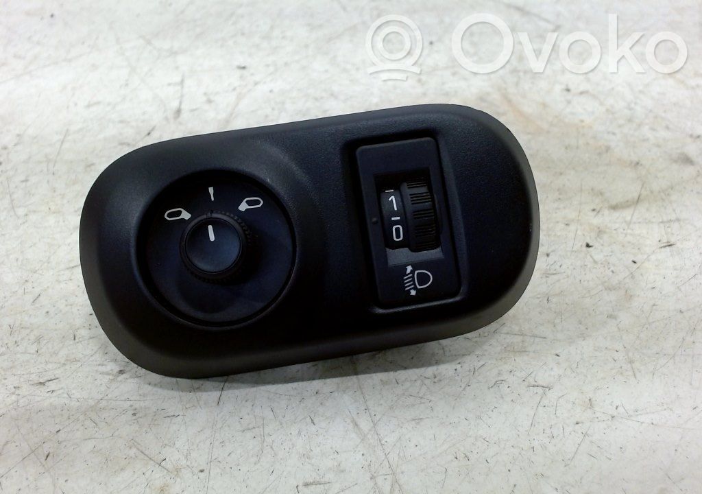 Citroen C4 Cactus Wing mirror switch 