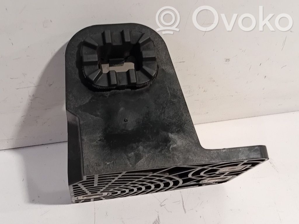 Base (soporte)   1EA121367H,1EA121367H,1EA816037N