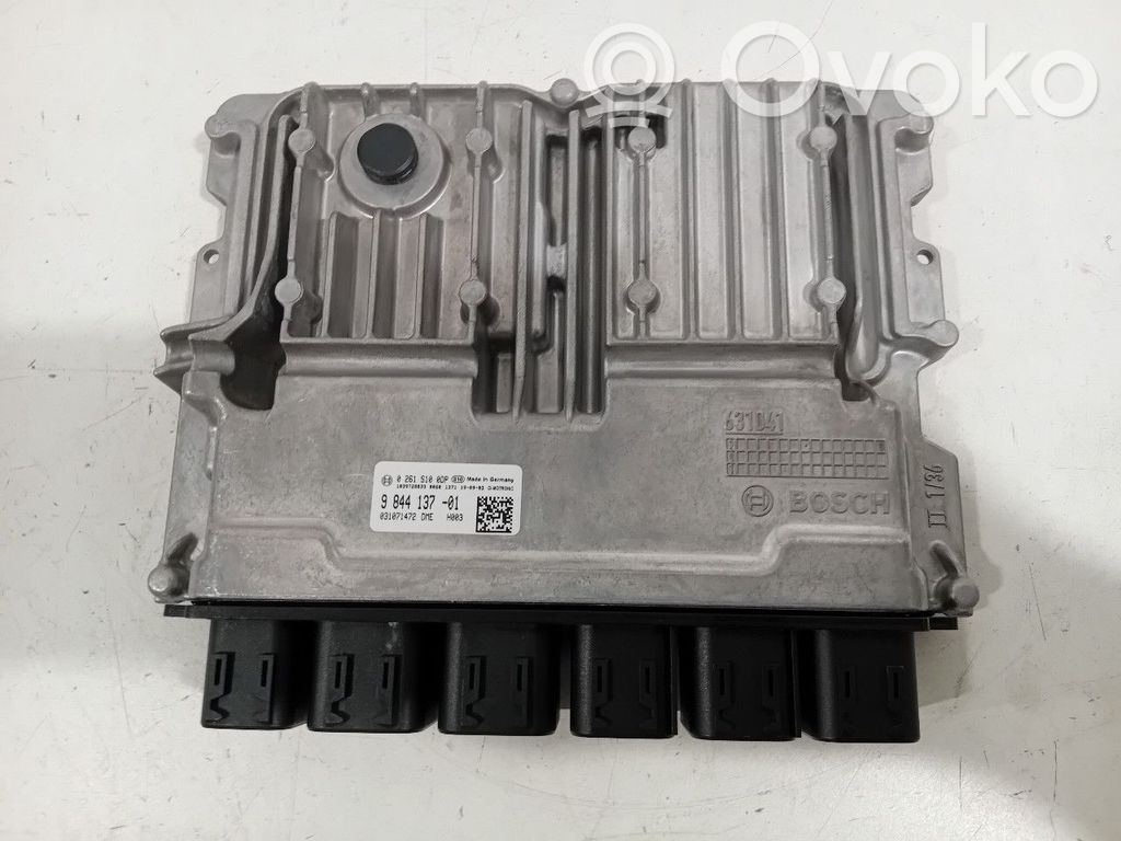 BMW 1 F40 Engine control unit/module 
